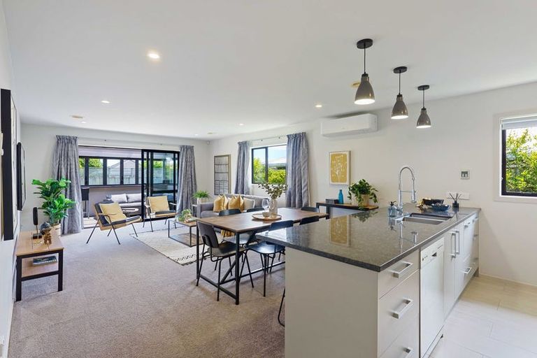 Photo of property in 7 Mahia Lane, Waikanae, 5036