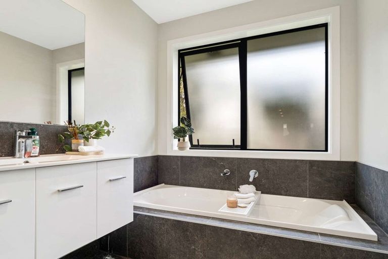 Photo of property in 24 Tiwhatiwha Crescent, Kawerau, 3127