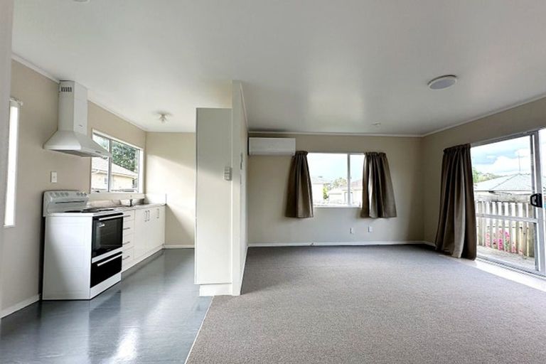 Photo of property in 33 Selak Place, Glen Eden, Auckland, 0602