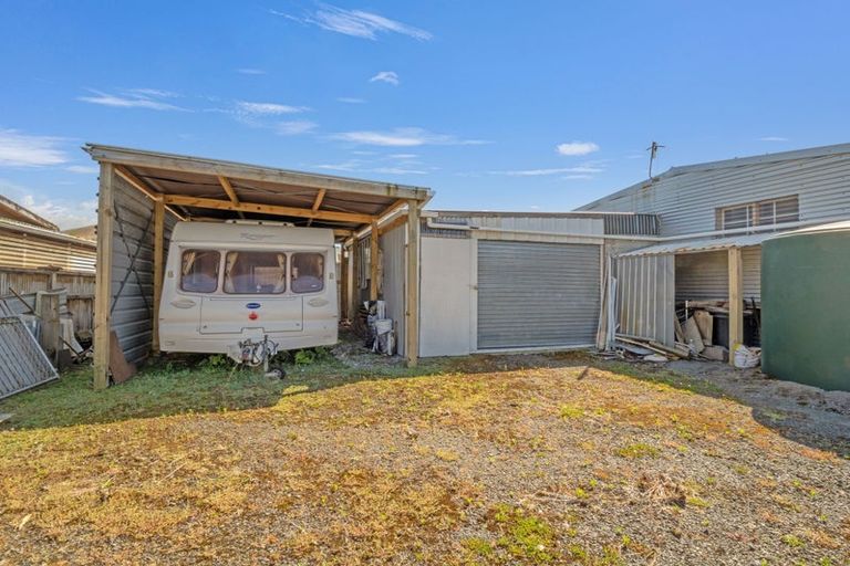 Photo of property in 1 Richardson Street, Woodville, 4920