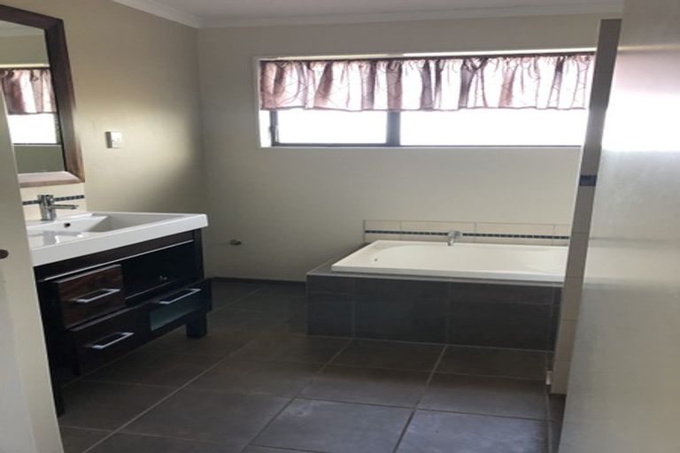 Photo of property in 66a Hinewa Road, Otumoetai, Tauranga, 3110