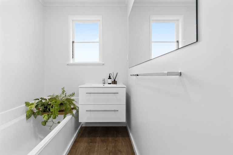 Photo of property in 41u1 Ross Crescent, Fairfield, Hamilton, 3214
