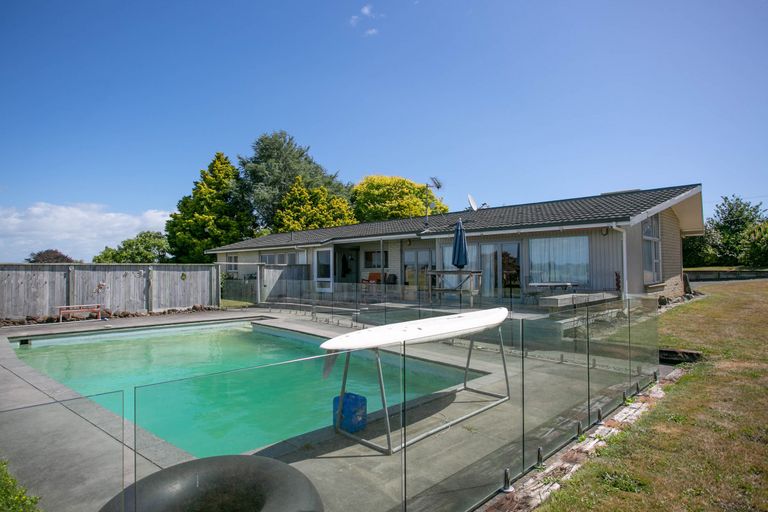 Photo of property in 32b Crispe Road, Clarks Beach, 2122