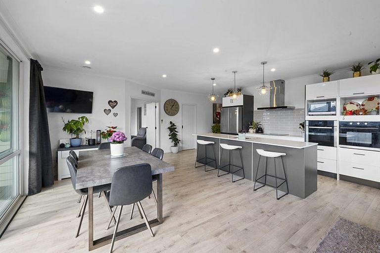 Photo of property in 23 Estate Grove, Inglewood, 4330