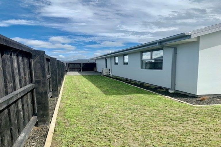 Photo of property in 10 Mccahon Drive, Rangiora, 7400