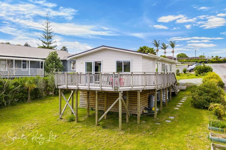 Photo of property in 15 Ash Grove, Maungaturoto, 0520