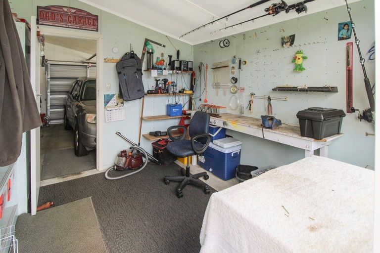Photo of property in 18 Johnston Street, Foxton, 4814