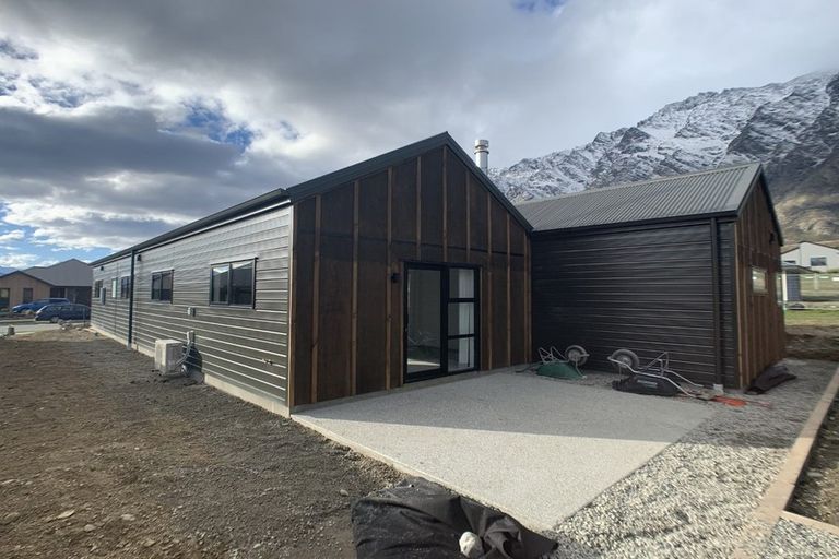 Photo of property in 13 Leicester Street, Jacks Point, 9371