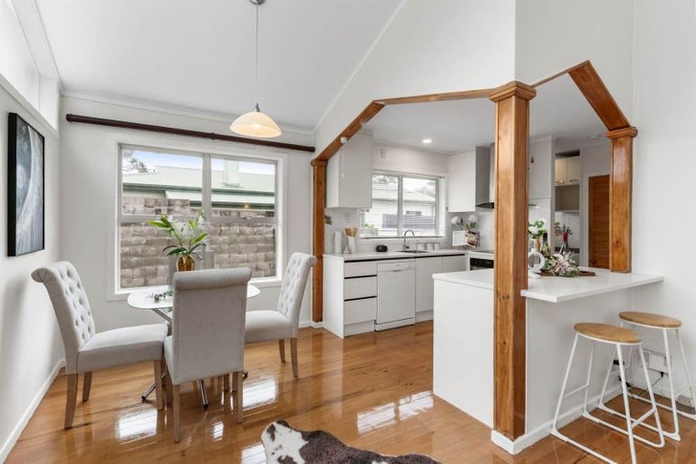 Photo of property in 1/118 Lake Road, Belmont, Auckland, 0622