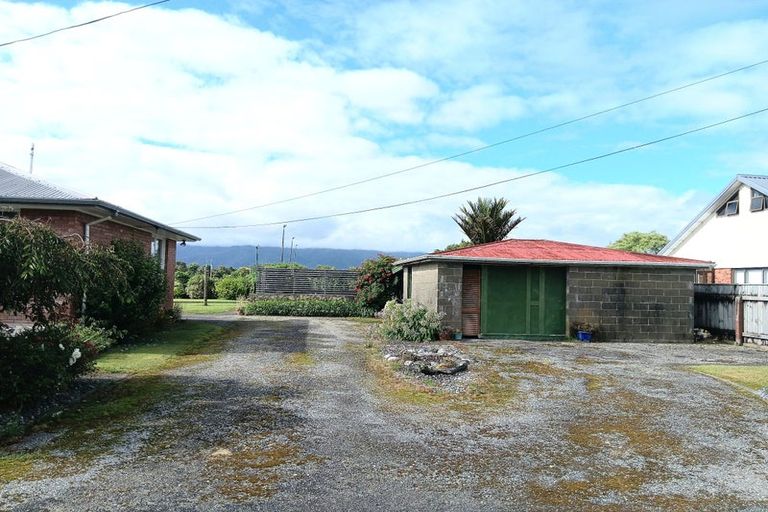 Photo of property in 69 Eastons Road, Westport, 7825