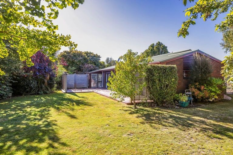 Photo of property in 10 Dulcie Place, Harewood, Christchurch, 8051