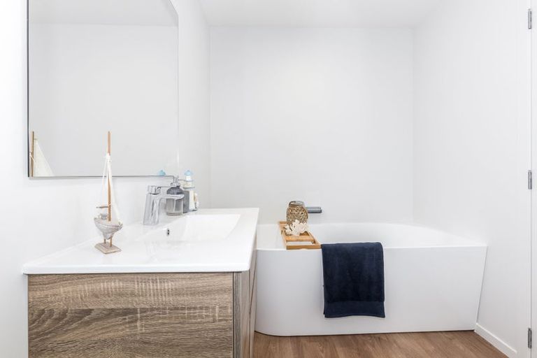 Photo of property in 12 Mana Avenue, Titahi Bay, Porirua, 5022