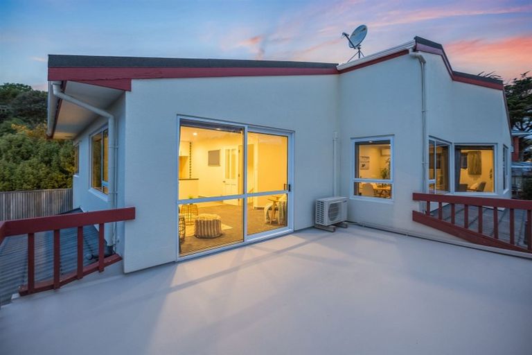 Photo of property in 44 Sailmaker Close, Whitby, Porirua, 5024