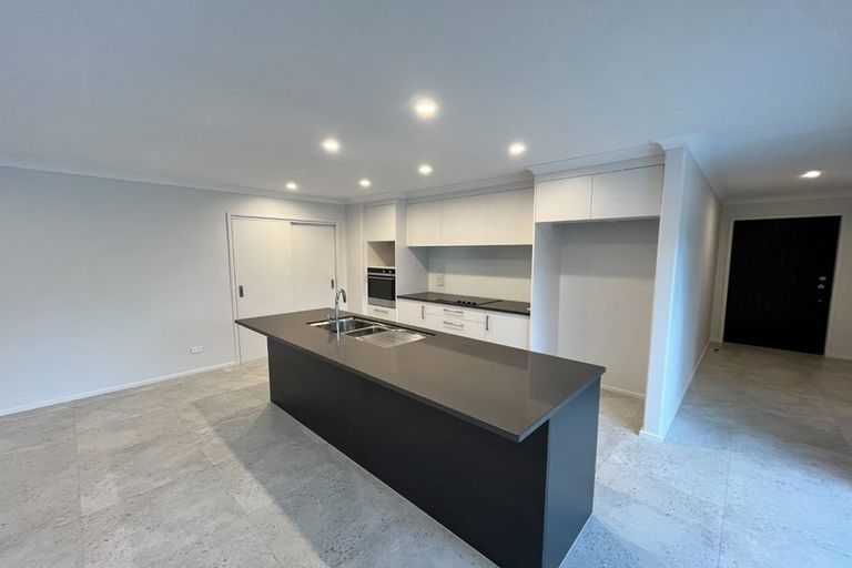 Photo of property in 1 Maraeariki Avenue, Orewa, 0931