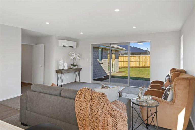 Photo of property in 16 Crosado Place, Rolleston, 7614