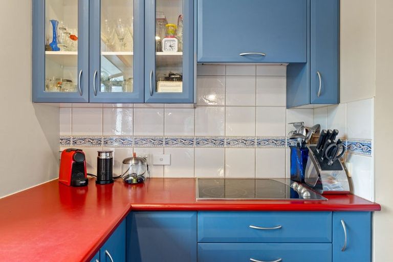 Photo of property in 16 Rosalind Road, Glenfield, Auckland, 0629