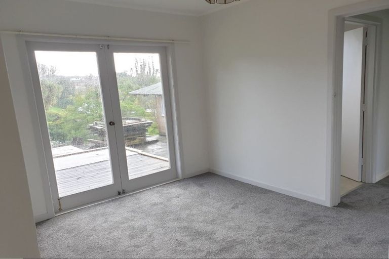 Photo of property in 24 Hinau Street, New Lynn, Auckland, 0600