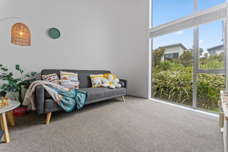 Photo of property in 33 Kanuka Road, Hobsonville, Auckland, 0616