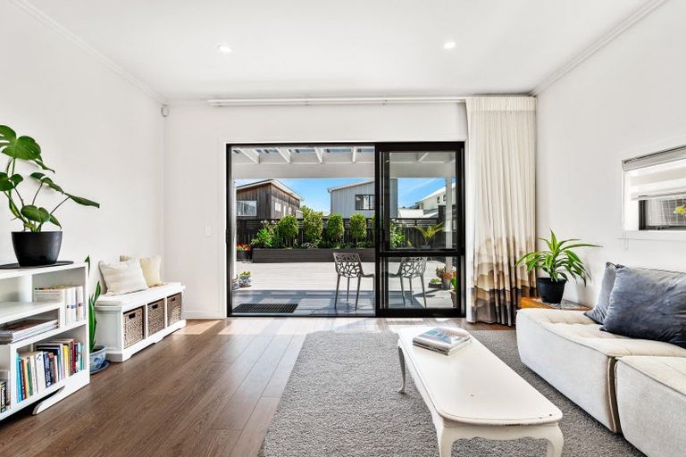 Photo of property in 18 Saltmarsh Road, Hobsonville, Auckland, 0616