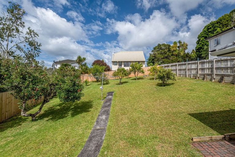 Photo of property in 4 Meadowvale Avenue, Forrest Hill, Auckland, 0620