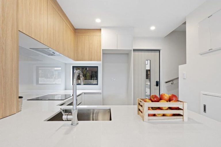 Photo of property in 53 Jabuka Street, Glen Eden, Auckland, 0602