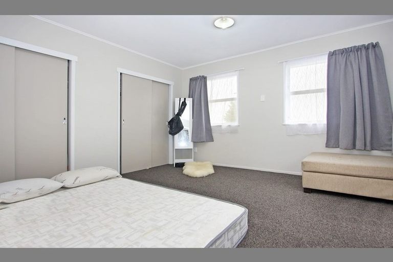 Photo of property in 67 Hobart Crescent, Wattle Downs, Auckland, 2103