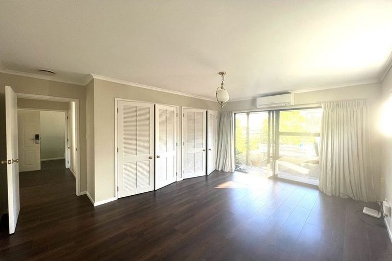 Photo of property in 1/26 East Coast Road, Milford, Auckland, 0620