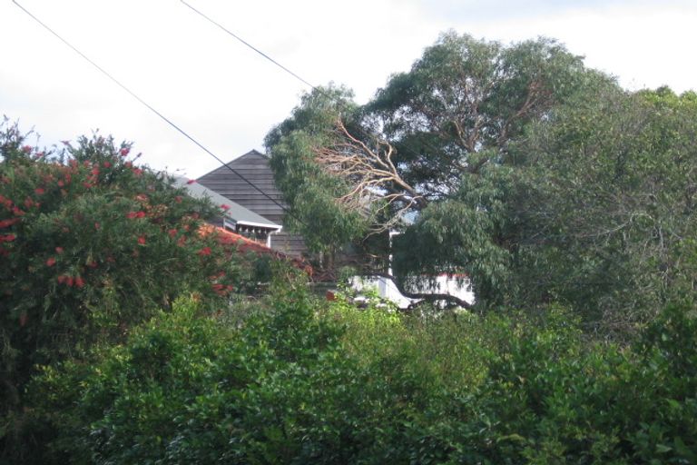 Photo of property in 279 Titirangi Road, Titirangi, Auckland, 0604