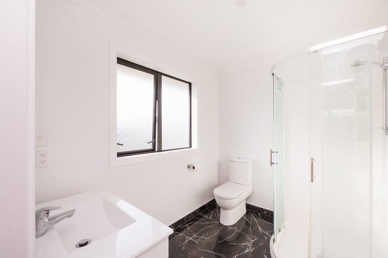 Photo of property in 5 Cyprus Place, Fitzherbert, Palmerston North, 4410