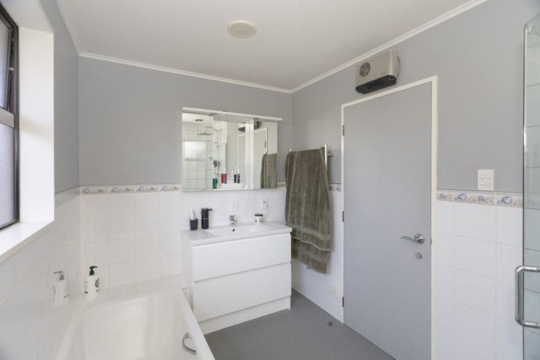 Photo of property in 34 Oban Street, Holmes Hill, Oamaru, 9401