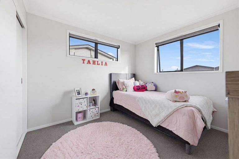 Photo of property in 15 Discovery Place, Marfell, New Plymouth, 4310