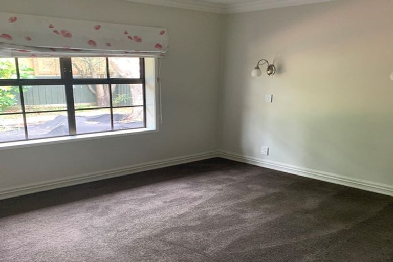 Photo of property in 35 Poaka Avenue, Dinsdale, Hamilton, 3204