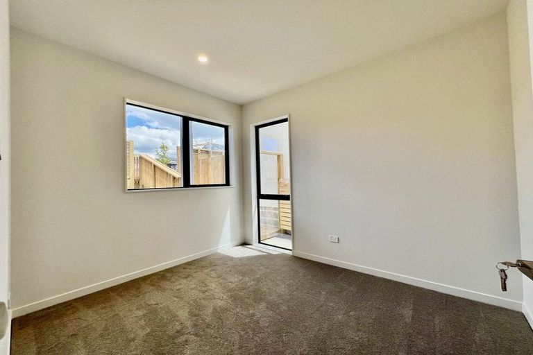 Photo of property in 24 Neretva Avenue, Massey, 0614