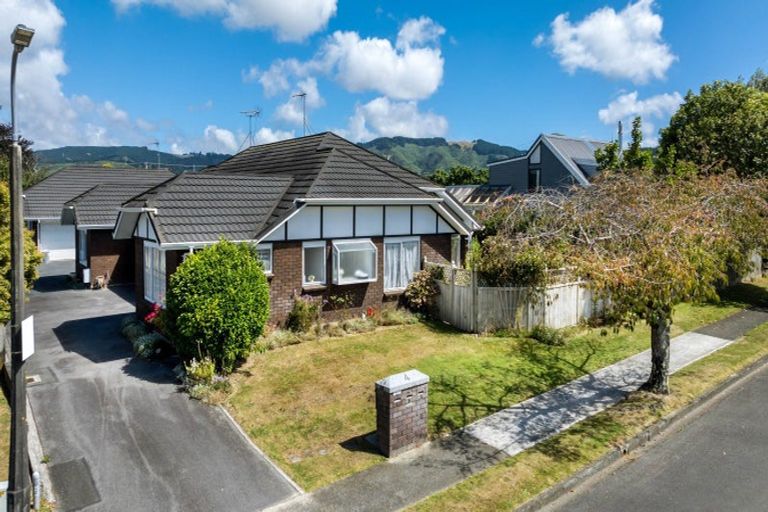Photo of property in 4f1- Comeskey Grove, Elderslea, Upper Hutt, 5018