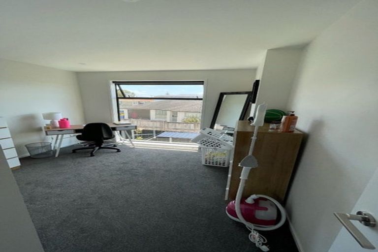 Photo of property in 4/793 Te Atatu Road, Te Atatu Peninsula, Auckland, 0610