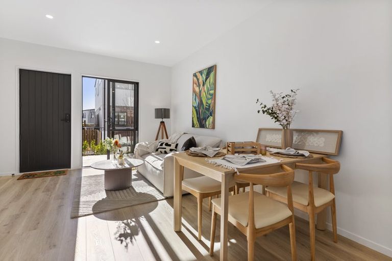 Photo of property in 17 Paetai Lane, Te Atatu Peninsula, 0610