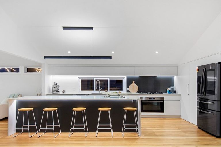 Photo of property in 112 Karewa Parade, Papamoa Beach, Papamoa, 3118