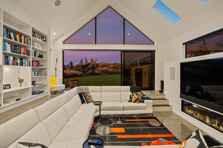 Photo of property in 3 Chimney Lane, Jacks Point, Queenstown, 9371