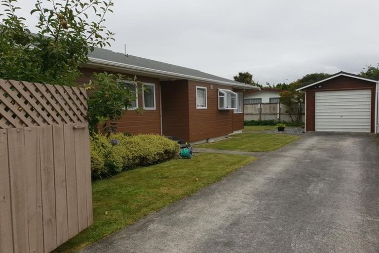 Photo of property in 2/63 Trafalgar Street, Waterloo, Lower Hutt, 5011