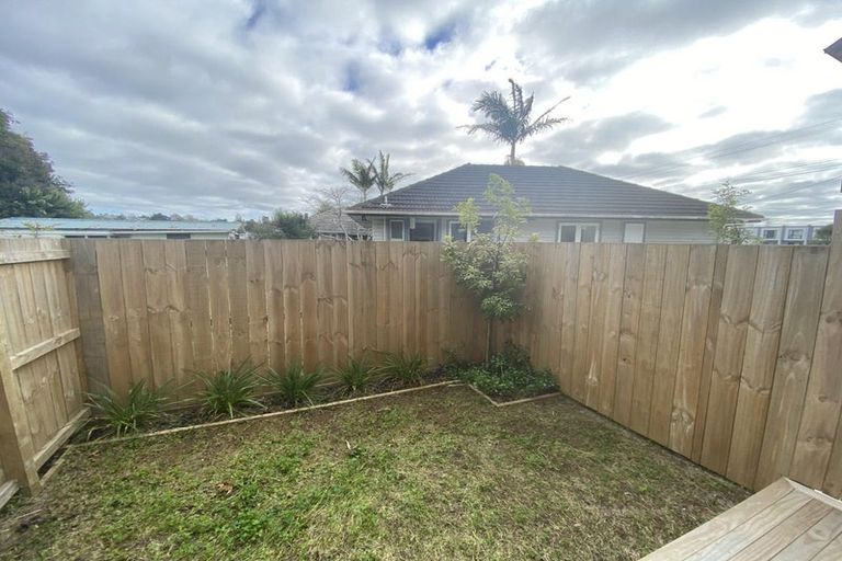 Photo of property in 5/28 Smythe Road, Henderson, Auckland, 0612
