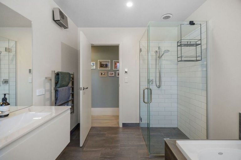 Photo of property in 9 Huxley Place, Lake Hayes, Queenstown, 9304