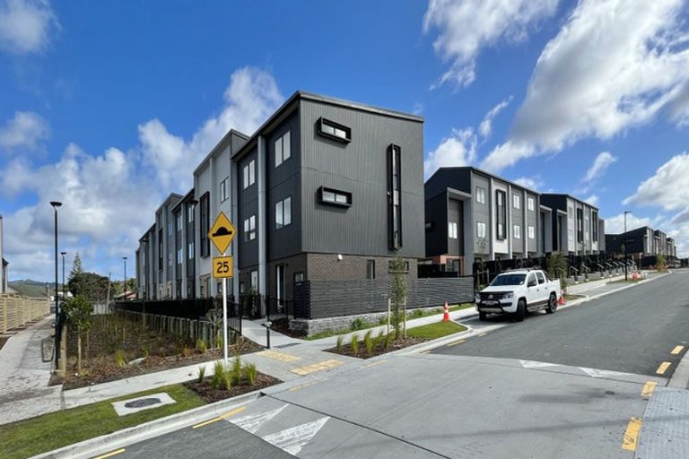 Photo of property in 1/25 Jabuka Street, Glen Eden, 0602