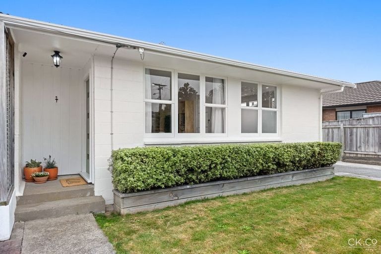Photo of property in 1/1 Saulbrey Grove, Woburn, Lower Hutt, 5010