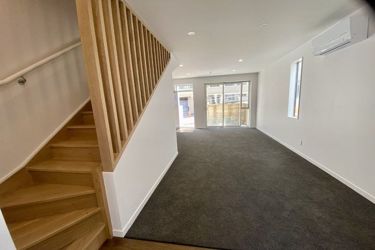 Photo of property in 30u2 Pirie Street, Mount Victoria, Wellington, 6011