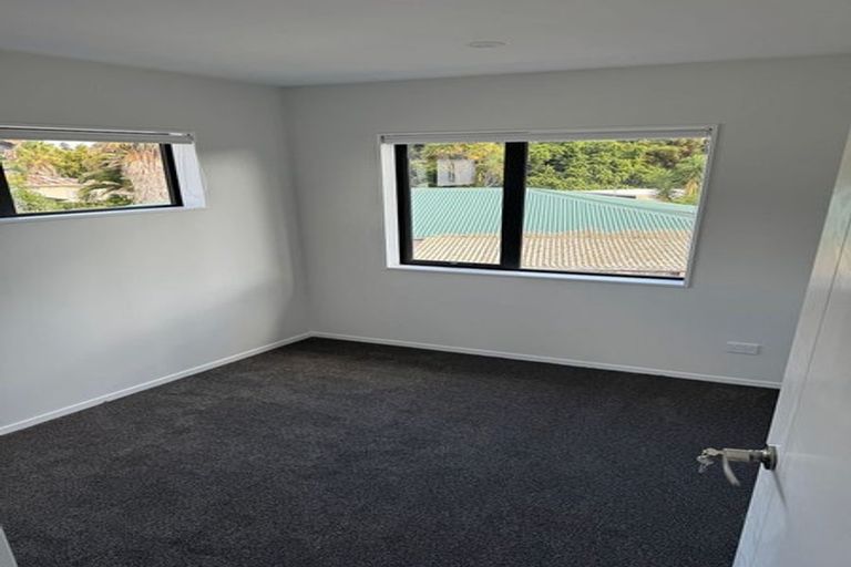 Photo of property in 4 Hughdene Place, Henderson, Auckland, 0610