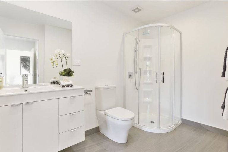 Photo of property in 15d/2 Verran Road, Birkenhead, Auckland, 0626