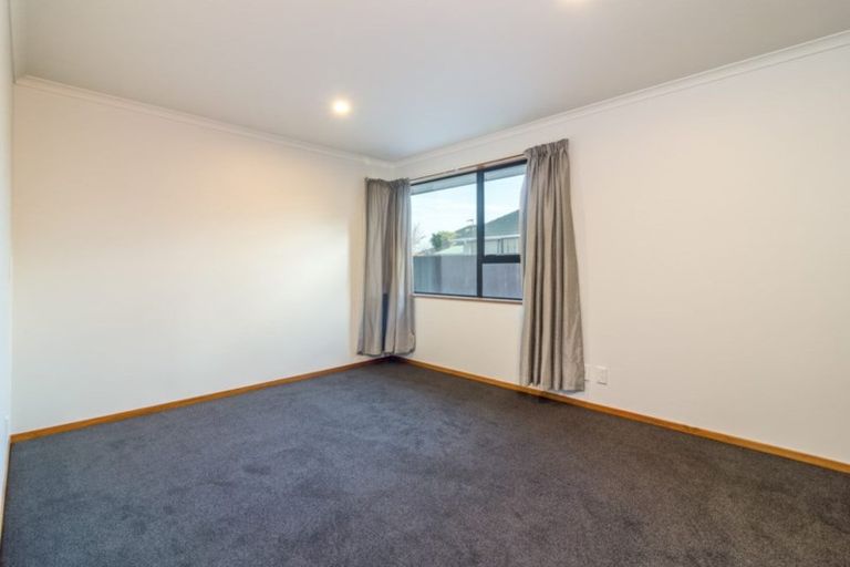 Photo of property in 8 Lovelock Street, Dallington, Christchurch, 8061