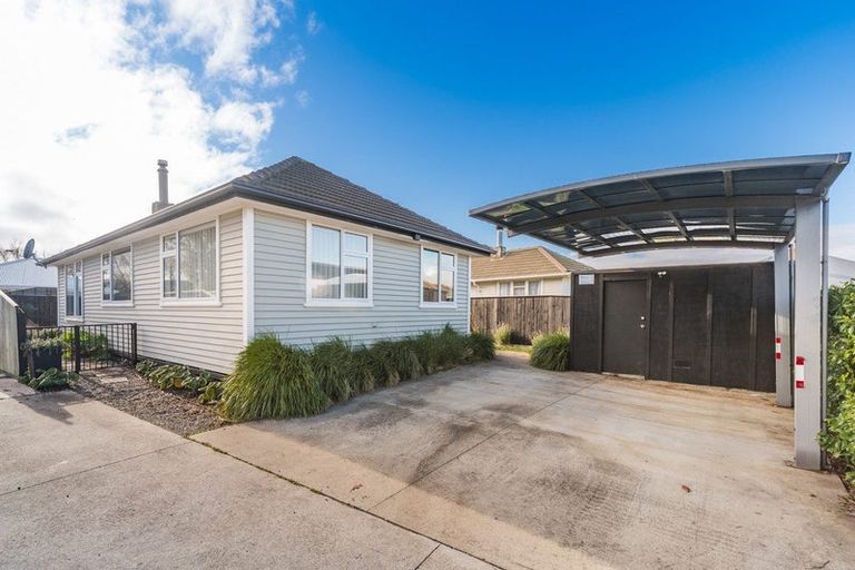 Photo of property in 5a Ayr Place, Hokowhitu, Palmerston North, 4410