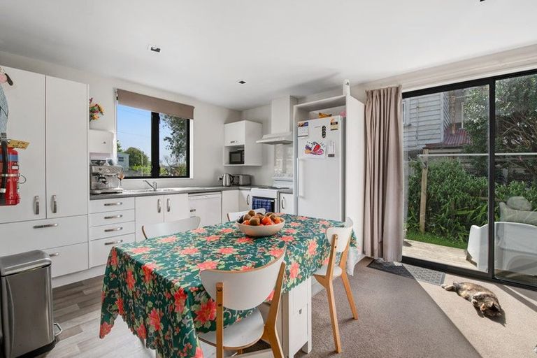 Photo of property in 20 Garfield Road, Helensville, 0800