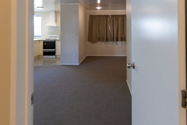 Photo of property in 2 Scotts Field Drive, Takanini, 2112